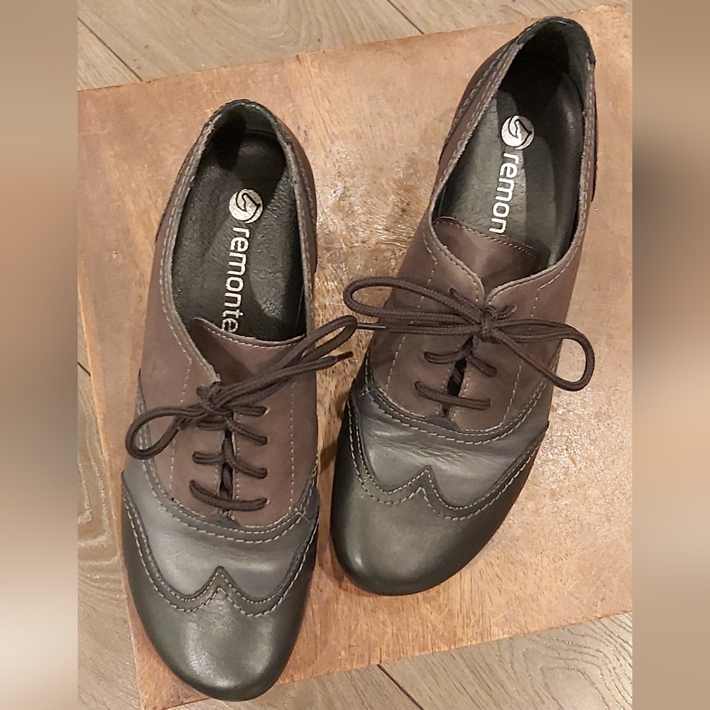 Remonte leather wingtip heeled brogues - Picture 2 of 8